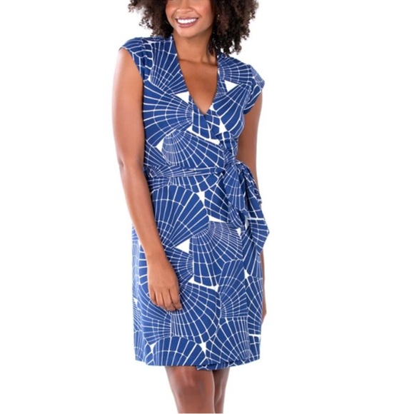 Tori Richard Dresses & Skirts - Tori Richard Honolulu Wrap Dress